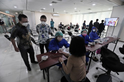 CAR Life Insurance dan Bank Ina Perdana Dukung Percepatan Vaksinasi Covid-19 di Indonesia