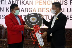 Baru Dilantik, Pengurus Alumni Untag Langsung Sumbang Ambulan Khusus Covid-19 Untuk Surabaya