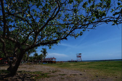 Sepinya Pantai Akkarena di Masa PPKM