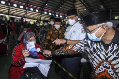 Gubernur DKI Tinjau Sentra Vaksin Ponpes Minhaajurrosyidiin
