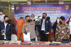 Polda Jateng Ungkap Kasus Pinjol Ilegal, Skimming ATM, Arisan Online dan Pornografi