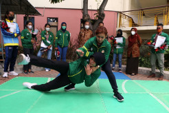 UMSurabaya Berikan Bonus...