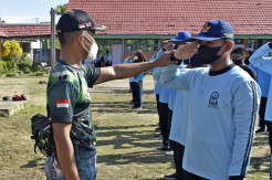 Prajurit Marinir TNI AL Latih PBB Siswa SMP Sebatik