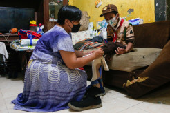 Alami Kelainan Kaki Sejak Lahir, Rizki dapat Bantuan Sepatu Khusus dari MNC Peduli