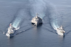 Bikin Ngeri Musuh, Begini Penampakan Kapal Perang TNI AL dan US Navy Saat Latihan Bersama di Laut Jawa