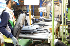 Ratusan Robot Dukung Skalabilitas Produksi Suku Cadang Kendaraan Dharma Polimetal
