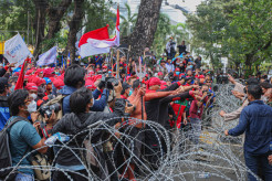 Ribuan Buruh Gelar Aksi di Kawasan Patung Kuda