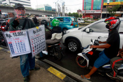 Jelang Akhir Tahun, Pedagang Musiman Kalender Menjamur