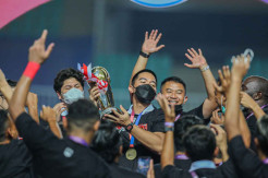 Angkat Piala Liga 2, Begini Momen Kemenangan Kaesang Pangarep Bersama Persis Solo