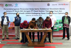 Bank DKI Salurkan Kredit UMKM kepada Pedagang Food Station