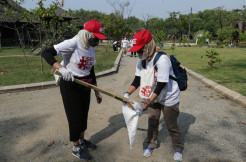 Ratusan Karyawan Sampoerna Gelar Aksi Bersih-bersih Lingkungan dan Tanam Mangrove Serentak di Dua Kota