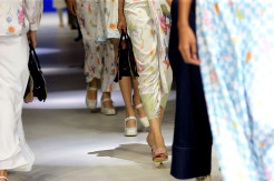 Kemewahan Produk Baru TACO Sheet Mirror Series di Balik Desain Interior Pagelaran Jakarta Fashion Week 2024