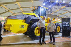 Volvo Luncurkan Wheel Loader L120 Electric di Mining Indonesia 2024