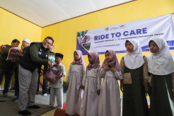 PAMA Beri Santunan untuk Santri Pesantren Islahul Aqidah Cianjur