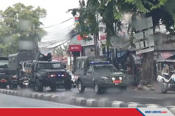 Rantis Koopssus TNI Show of Force di Depan Markas FPI
