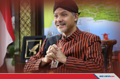 Style Mirip Jokowi, Ganjar Pranowo Kokoh di Puncak Survei