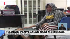 Begal Motor Menangis dan Cium Kaki Ibunya Saat Dijenguk