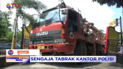 Menghindari Tabrakan Fatal Sopir Truk Sengaja Tabrak Kantor Polisi