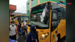 Positif Covid-19, 72 Warga di Ciracas Dibawa ke Wisma Atlet