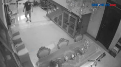 Rekaman CCTV Perampokan Rumah Mewah di Tangerang
