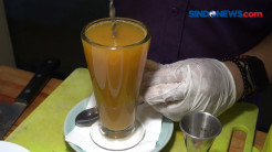 Nongkrong Minum Jamu Rempah Kebiasaan Baru Saat Pendemi
