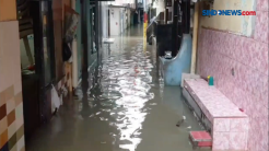 Luapan Sungai Ciliwung Rendam Permukiman