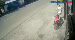 Belum Bisa Mengemudi, Mobil Tabrak Motor dan Rumah Warga