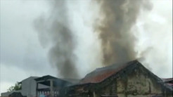Rumah Berlantai Dua Hangus Terbakar