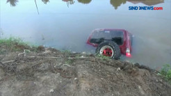 Belajar Mengemudi, Sepasang Pengantin Baru Terjun ke Sungai