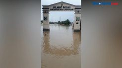 Diterjang Banjir, 1600 KK di Cikarang Timur Terisolir