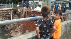 Turap Sepanjang 30 Meter Longsor Akibat Banjir