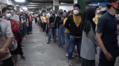 Vaksinasi Pedagang Pasar di Tanah Abang