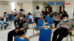 Ratusan Personel Polisi Jalani Vaksinasi COVID-19