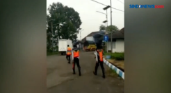Viral, Petugas Dishub Lempar Besi Hingga Kaca Truk Pecah