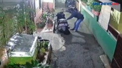 Aksi Curanmor di Kampung Makasar Terekam CCTV