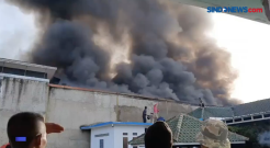 Pabrik Karpet dan Pabrik Dodol Terbakar
