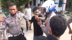 Polisi Gerebek Kampung...