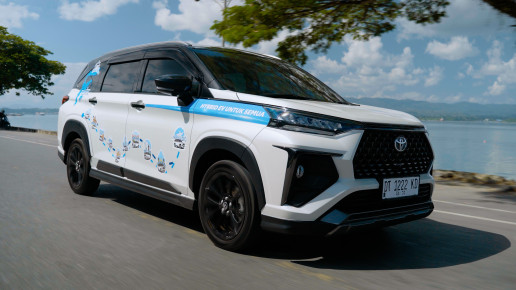 Veloz Hybrid EV Keliling...