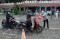 Warga dan Ojol di Bekasi...