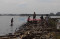 Geliat Warga di Pantai...