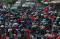Aksi Buruh Blokir Jalan...