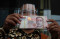 MAKI Serahkan Uang 100.000...
