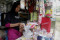 Warung Derek di Tengah...