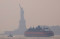 New York Diselimuti...