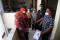 Susuri Gang Sempit,...