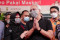 Musisi Iwan Fals Dampingi...