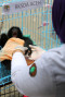 Merawat Bayi Siamang...