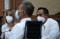 Kompak Berkemaja Putih,...