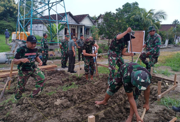 Di Tengah Wabah, Semangat Satgas TMMD 107 Jatim Tak Berubah