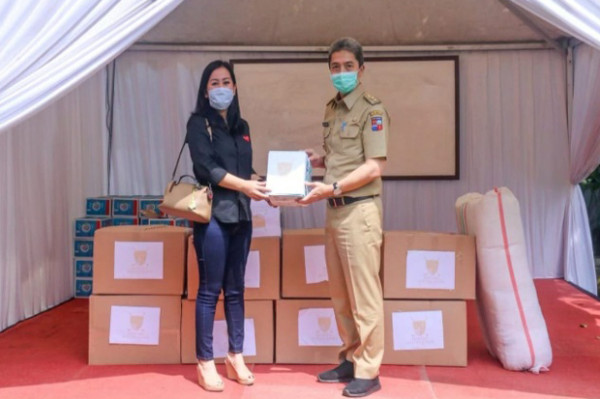 SHGC Donasikan 900 Paket APD dan 871 Lunch Box untuk Tenaga Medis